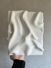 Indlæs billede til gallerivisning DRAPE • White
