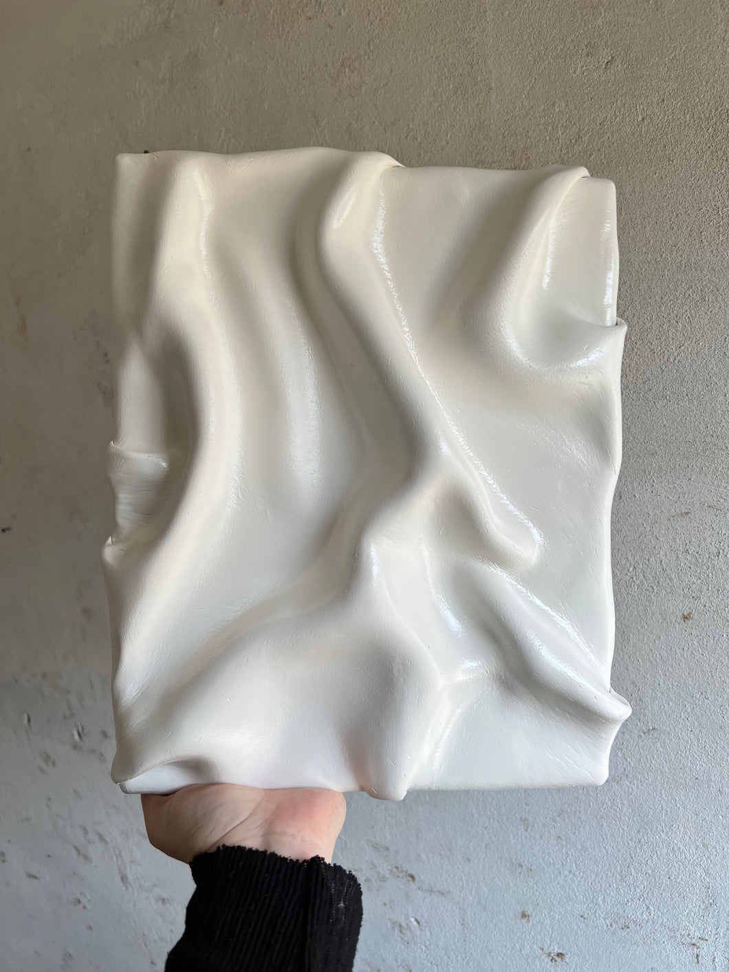 DRAPE • White