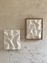 Indlæs billede til gallerivisning DRAPE • White
