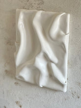Indlæs billede til gallerivisning DRAPE • White
