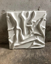 Indlæs billede til gallerivisning DRAPE // CANVAS, 30 X 30 CM
