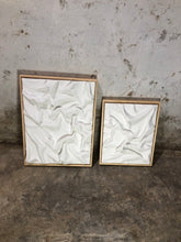 Indlæs billede til gallerivisning DRAPE IN WOOD FRAME
